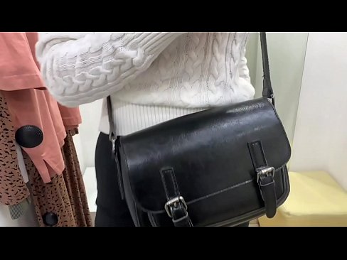 ❤️ Publiekelijke masturbatie van jonge teef FeralBerry met een dildo in de paskamer ❤️ Quality sex at us nl.porngifmag-com.ru ❌❤